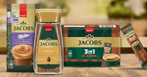 Verschiedene Jacobs Kaffee Produkte in einem Arrangement