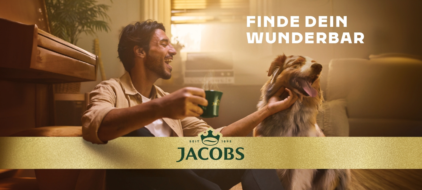 Mann mit Hund und Kaffee, Jacobs Werbung, finde dein wunderbar